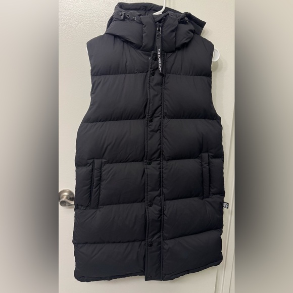 Aritzia Jackets & Blazers - NWT Aritzia The Super Puff™ Mid Vest - cliMATTE™